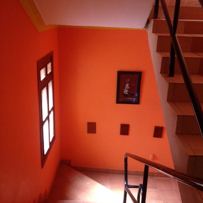 J Residence Motel เอนเทบเบ้ ภายนอก รูปภาพ