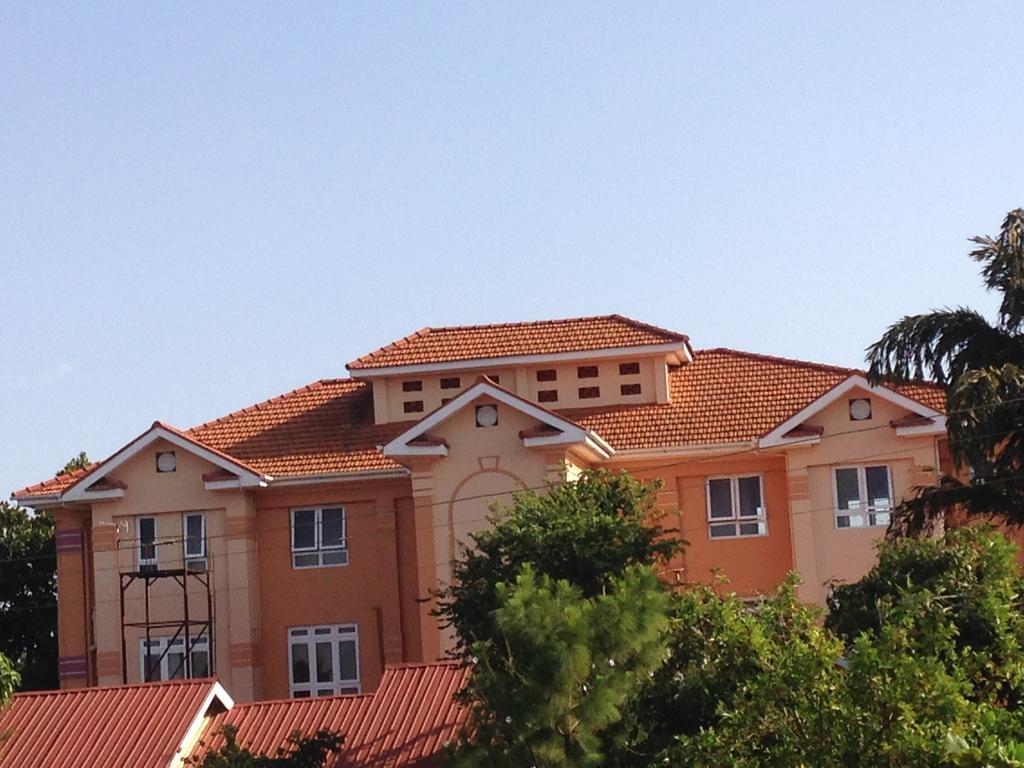 J Residence Motel เอนเทบเบ้ ภายนอก รูปภาพ